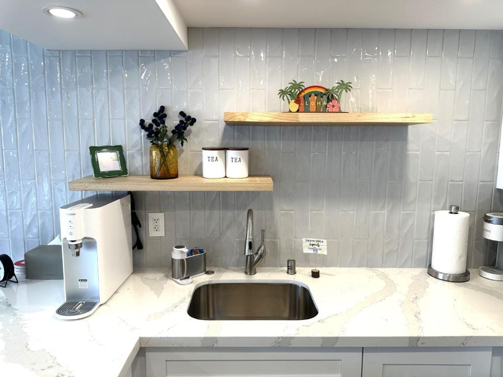 New Aloha Waikiki Ilikai Hotel Condo Free Parking — 3