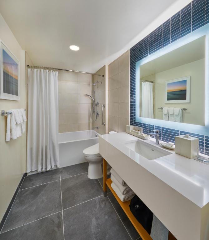 Renaissance Honolulu Hotel & Spa — 4