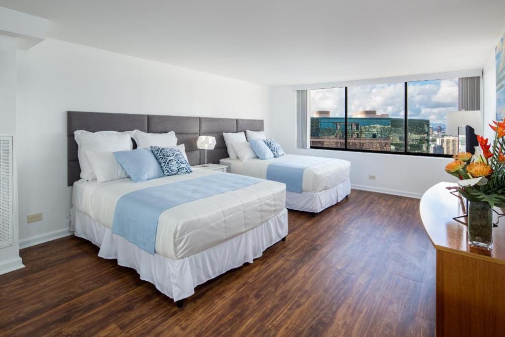 Waikiki Penthouse @ The Monarch Hotel — 2