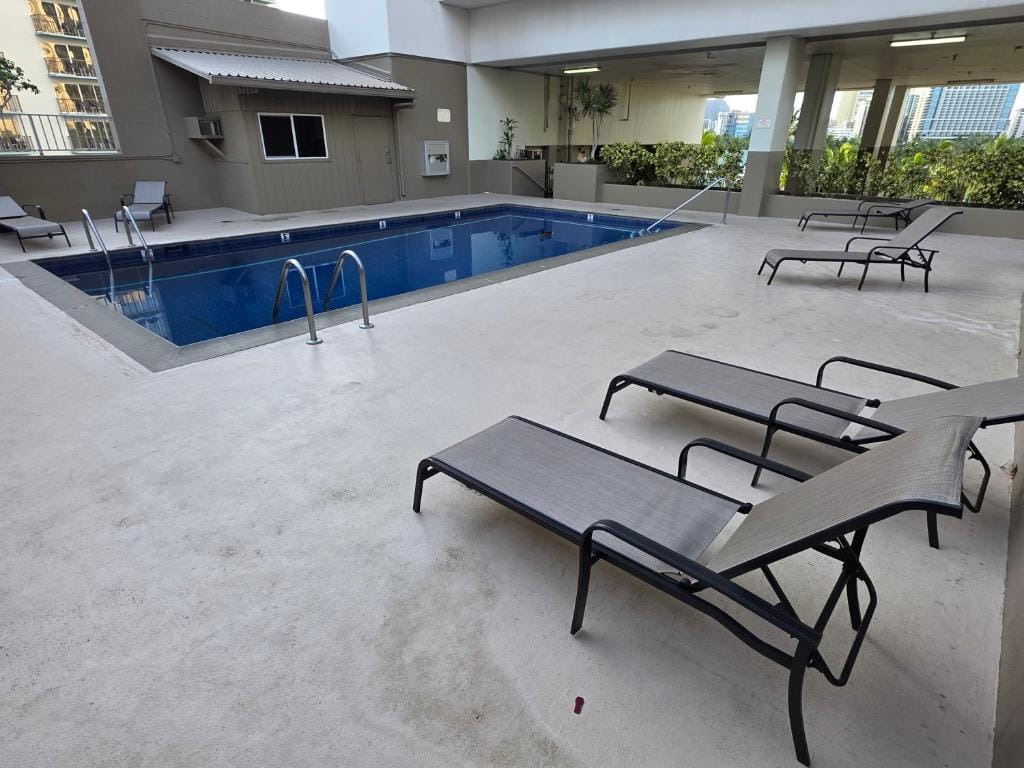 Waikiki Vacation studio — 4
