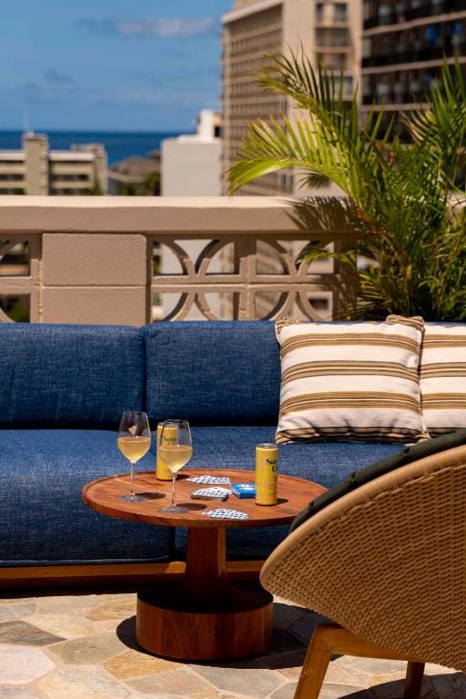 Wayfinder Waikiki - Voted Top 10 Best Hotels in Hawaii! — 5