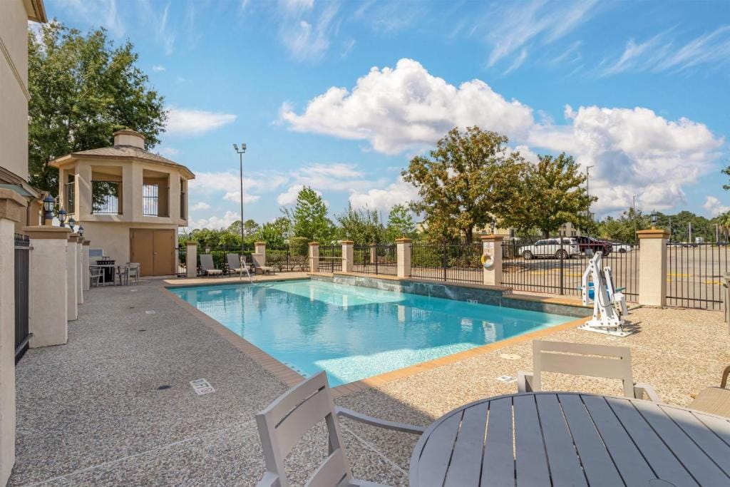 Best Western Plus North Houston Inn & Suites — 4