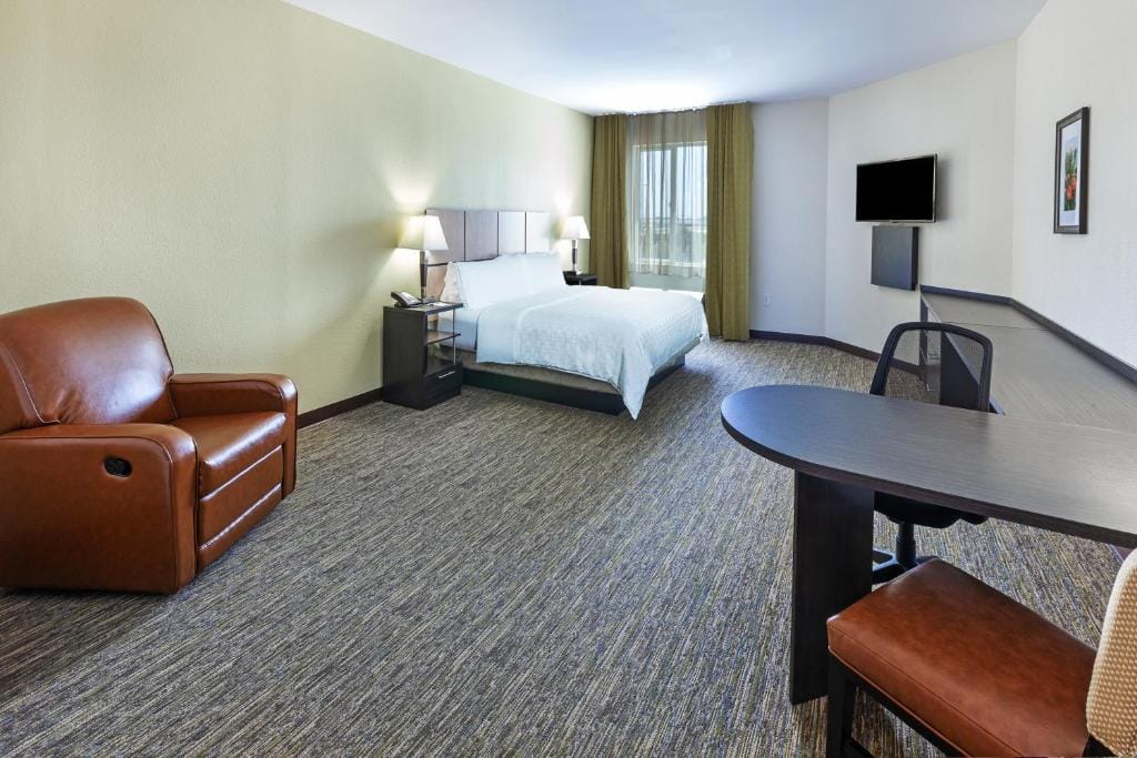 Candlewood Suites Houston - Spring by IHG — 3