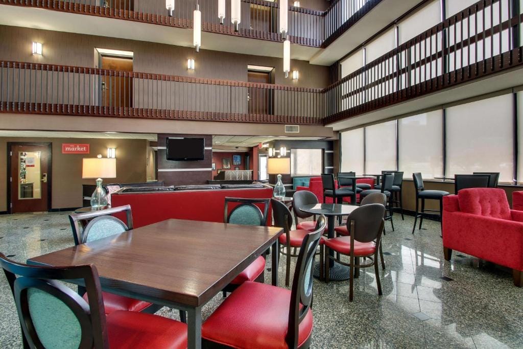 Drury Inn & Suites Houston Galleria — 5