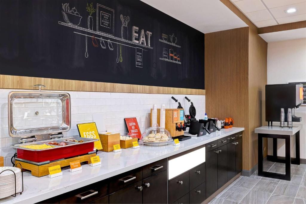 Hampton Inn & Suites Houston East Beltway 8, Tx — 5