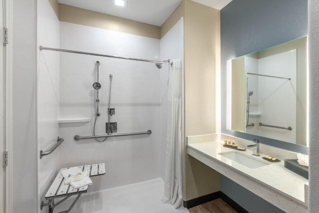 La Quinta by Wyndham Houston Channelview — 3