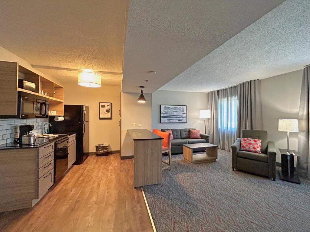 Candlewood Suites Indianapolis Downtown Medical District by IHG — 3