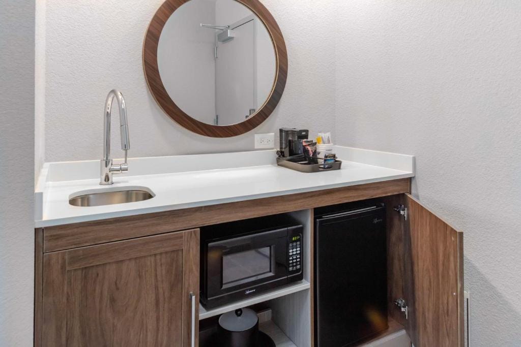 Hampton Inn & Suites Indianapolis West Speedway — 3