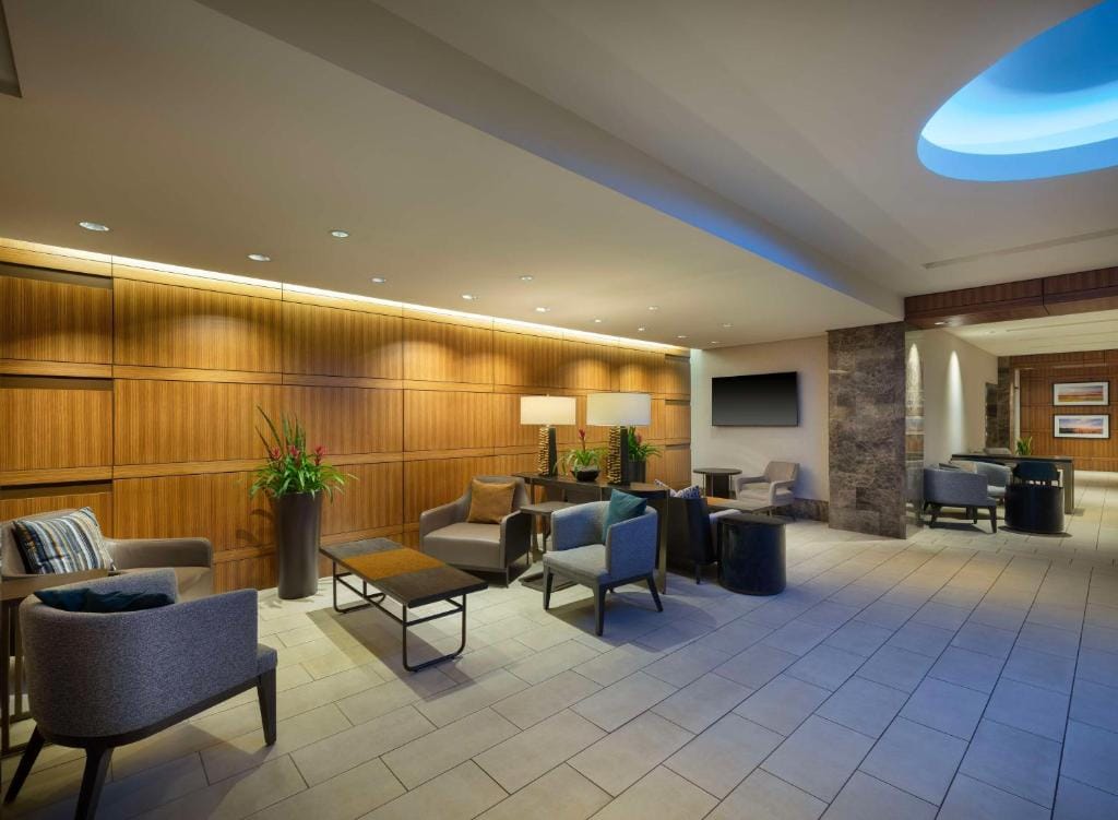 Hilton Indianapolis Hotel & Suites — 5