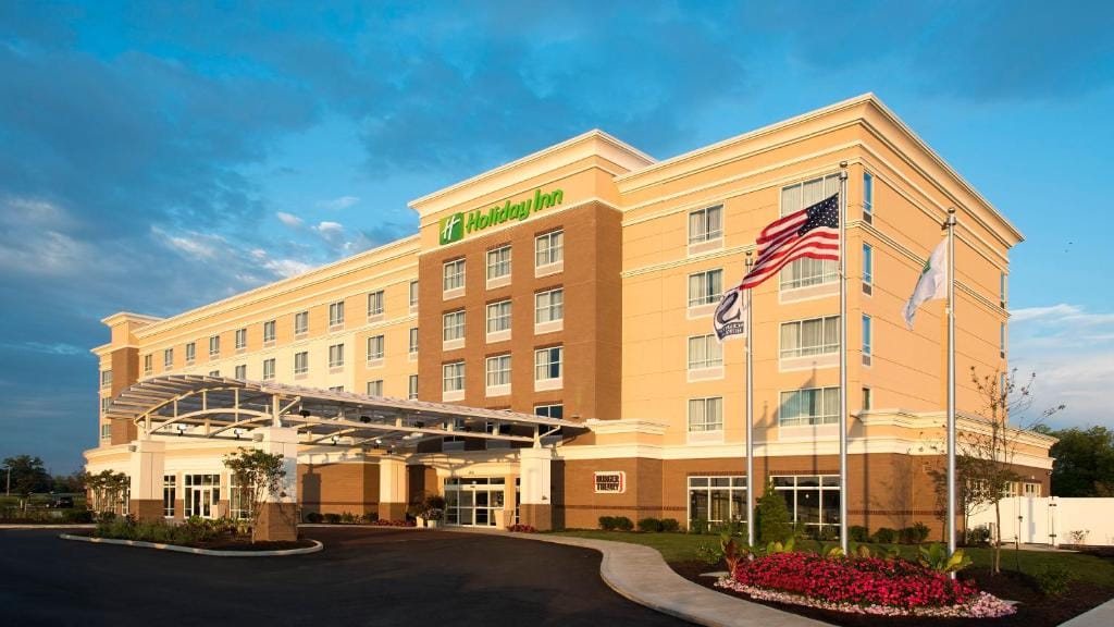 Holiday Inn Indianapolis Airport by IHG — 5