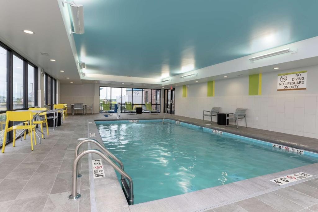 Home2 Suites By Hilton Indianapolis Airport — 4
