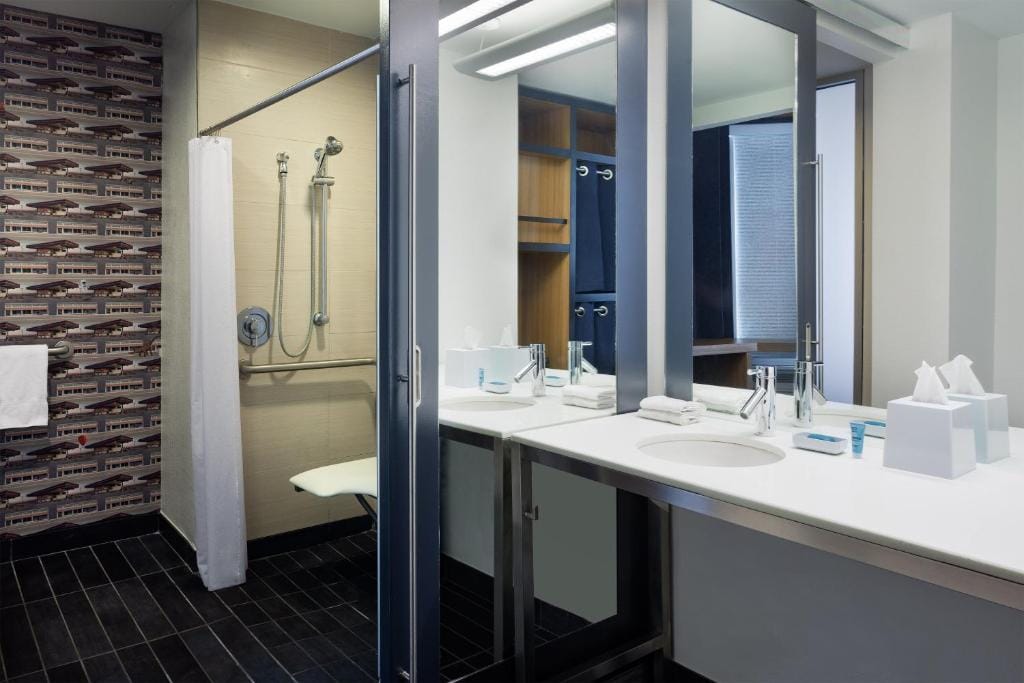 Aloft by Marriott Jacksonville Tapestry Park — 3