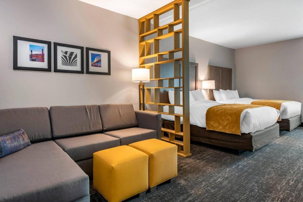 Comfort Inn & Suites Jacksonville - Orange Park Near Naval Air Station — 2