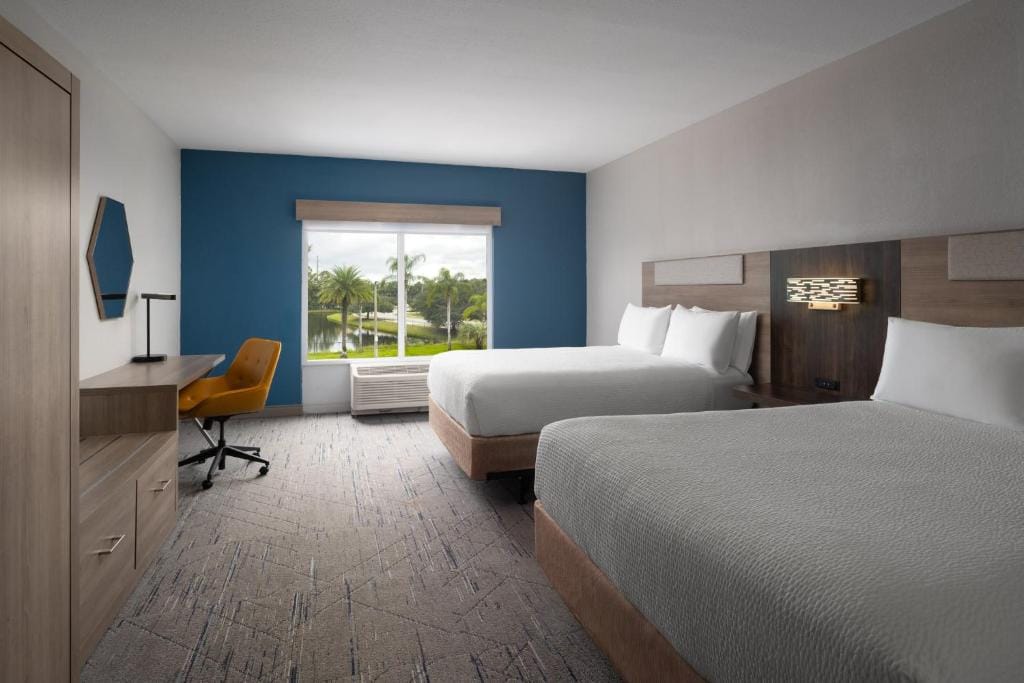 Holiday Inn Express Hotel & Suites Chaffee - Jacksonville West by IHG — 2