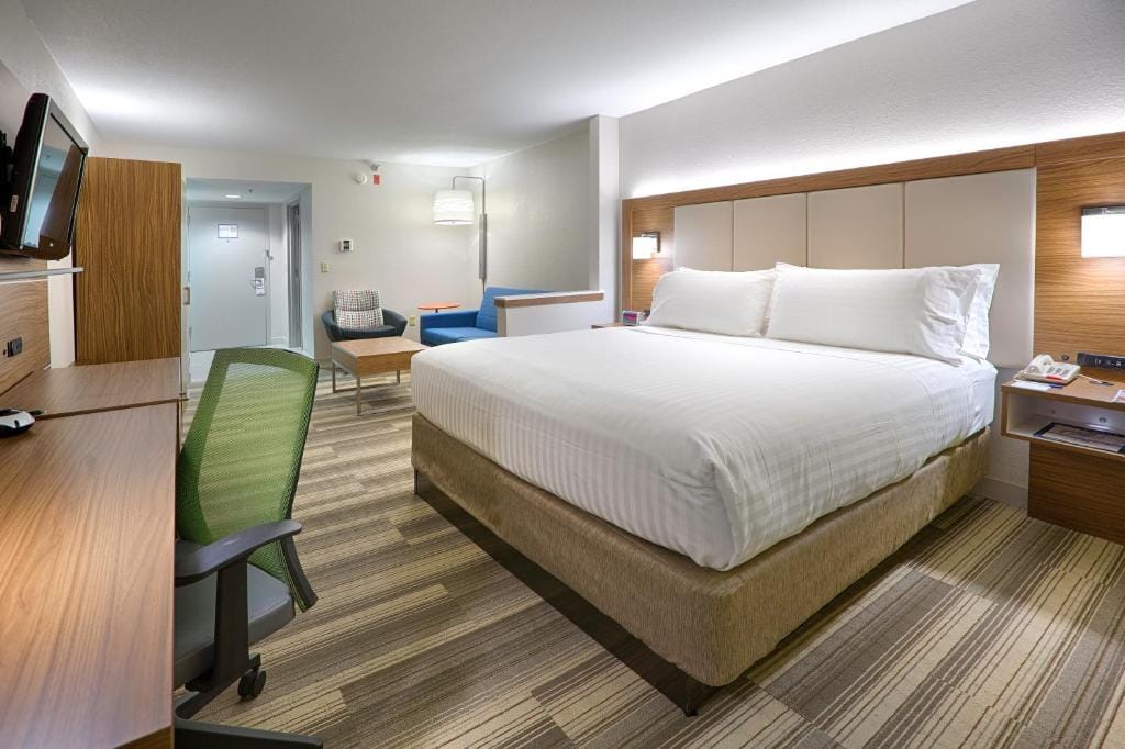 Holiday Inn Express Hotel & Suites Jacksonville-South by IHG — 2