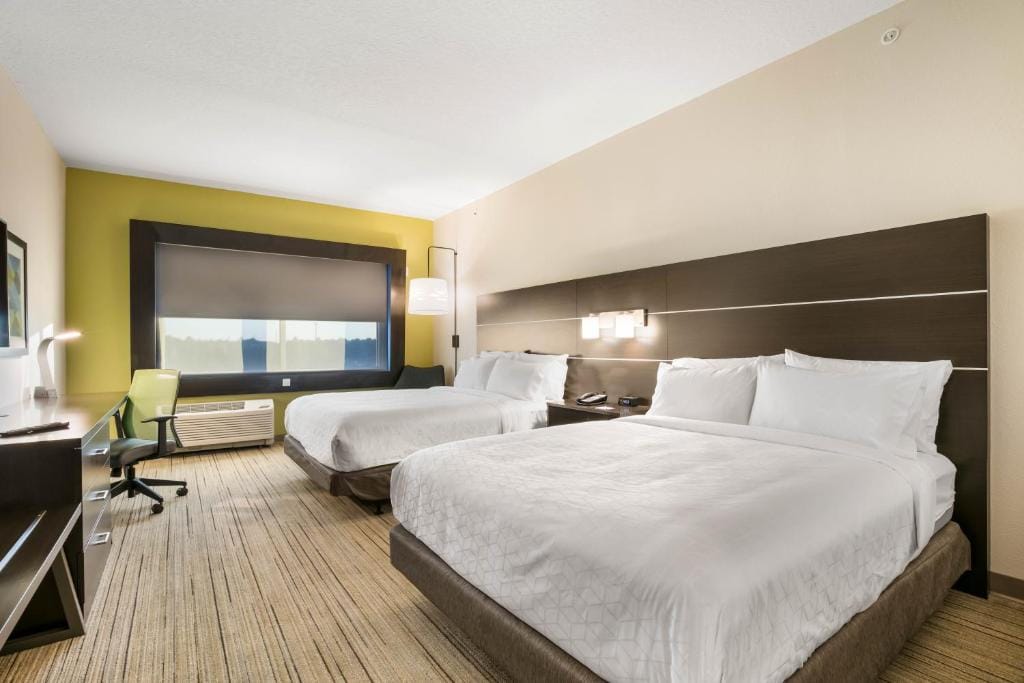 Holiday Inn Express & Suites Jacksonville - Town Center by IHG — 2