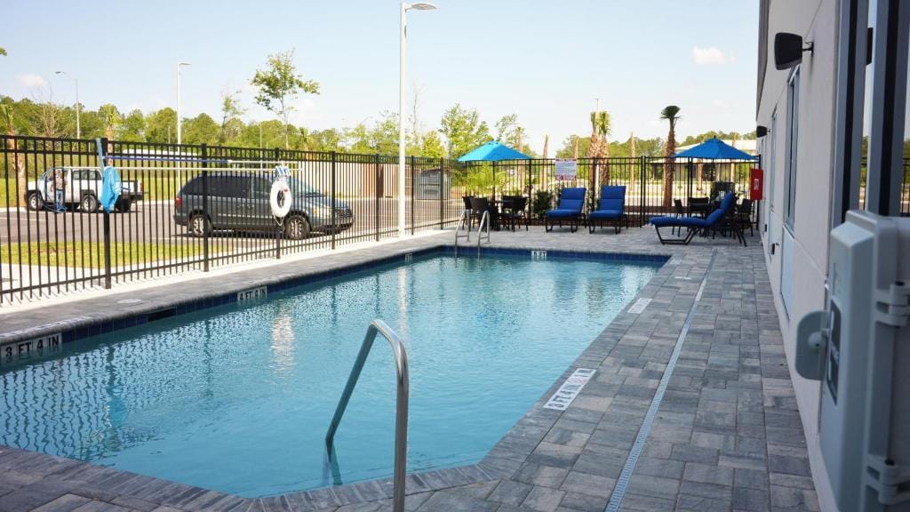 Holiday Inn Express & Suites - Jacksonville W - I295 and I10 by IHG — 4