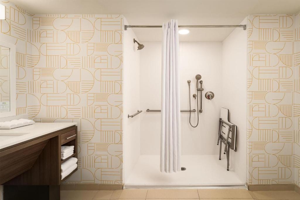 Home2 Suites By Hilton Jacksonville Airport — 3