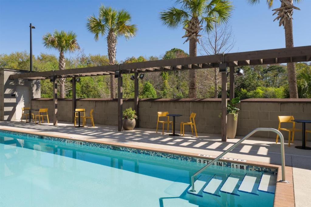 Home2 Suites By Hilton Jacksonville Airport — 4