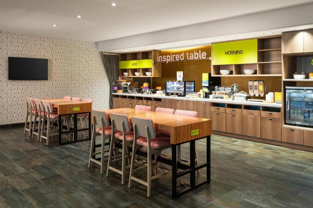 Home2 Suites By Hilton Jacksonville Airport — 5