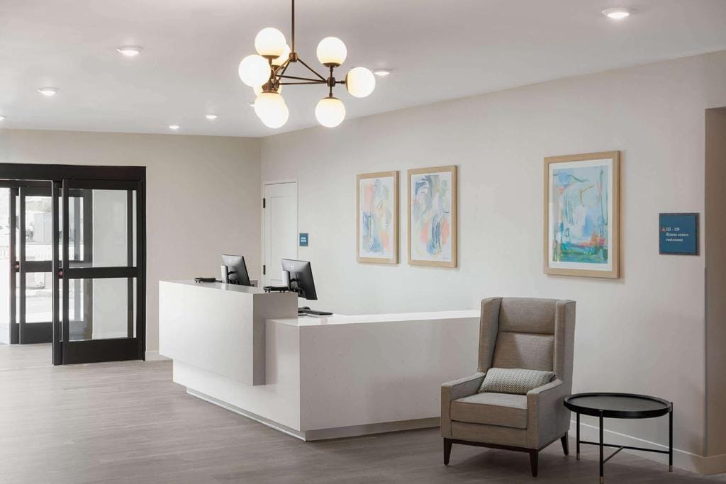 WaterWalk Extended Stay by Wyndham Jacksonville Deerwood Pk — 5