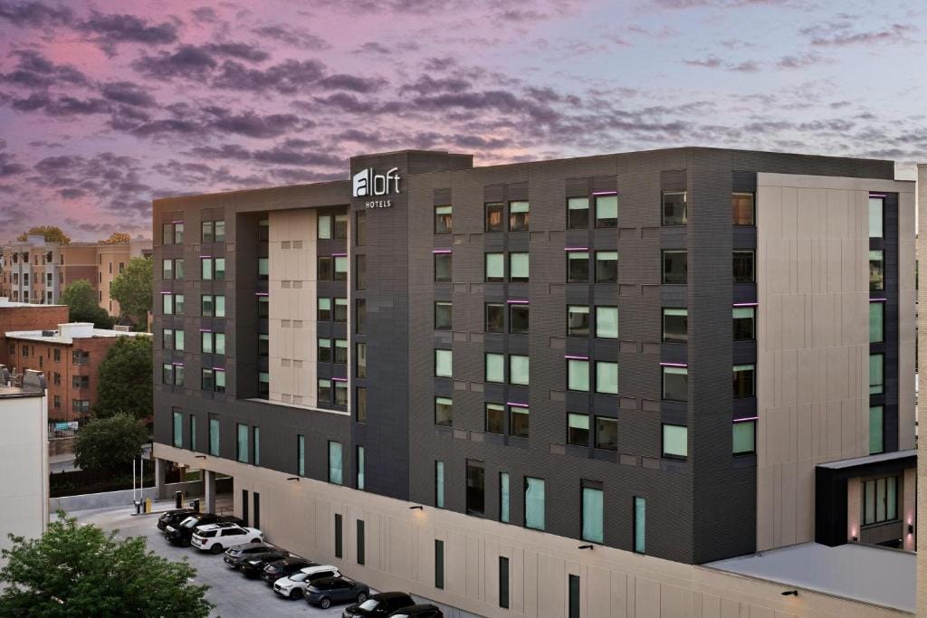 Aloft by Marriott Kansas City Country Club Plaza — 1