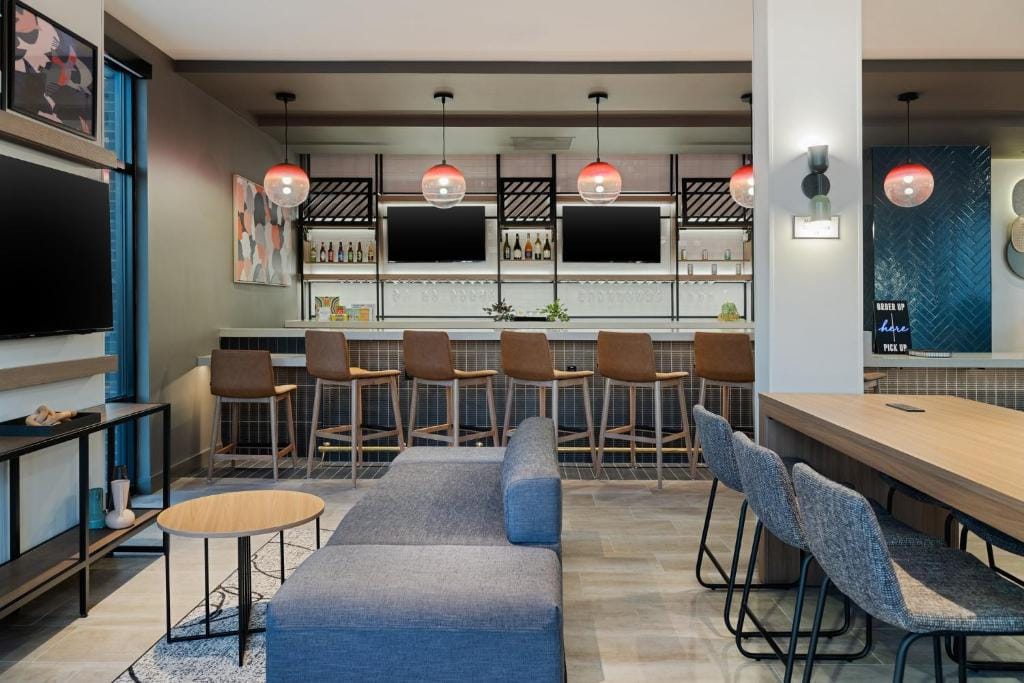 Atwell Suites Kansas City Airport by IHG — 5