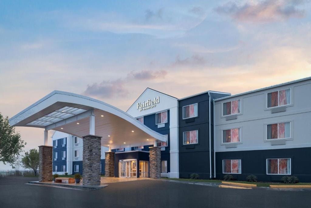Fairfield Inn & Suites Kansas City Airport — 1