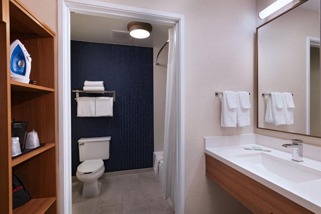 Fairfield Inn & Suites Kansas City Airport — 3