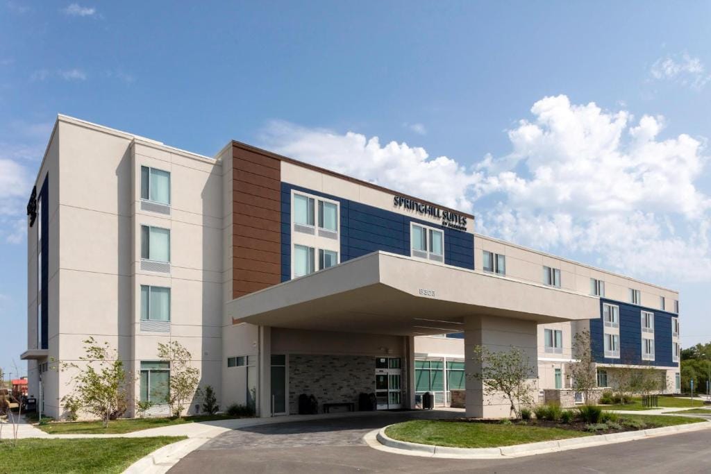 SpringHill Suites Kansas City Airport — 1
