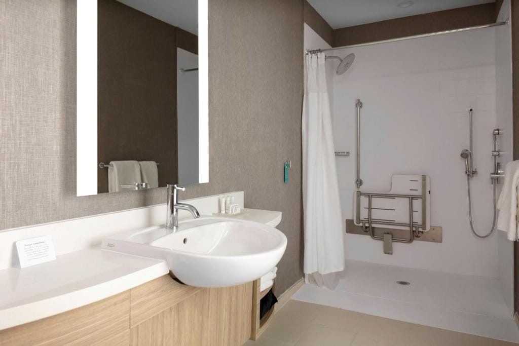 SpringHill Suites Kansas City Airport — 3