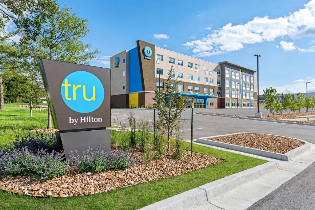 Tru By Hilton Kansas City Airport — 1