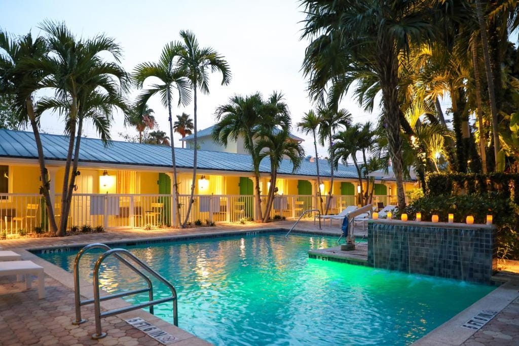 Almond Tree Inn - Adults Only — 1