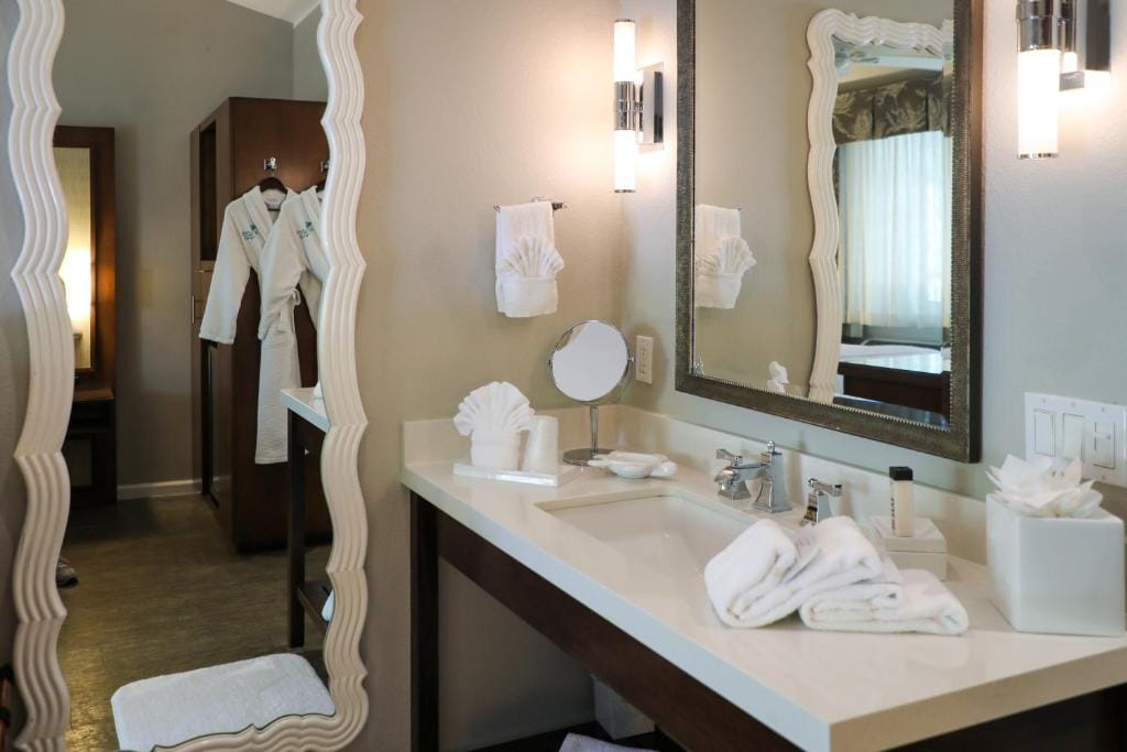 Almond Tree Inn - Adults Only — 2