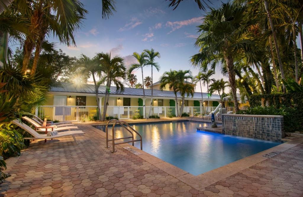 Almond Tree Inn - Adults Only — 3