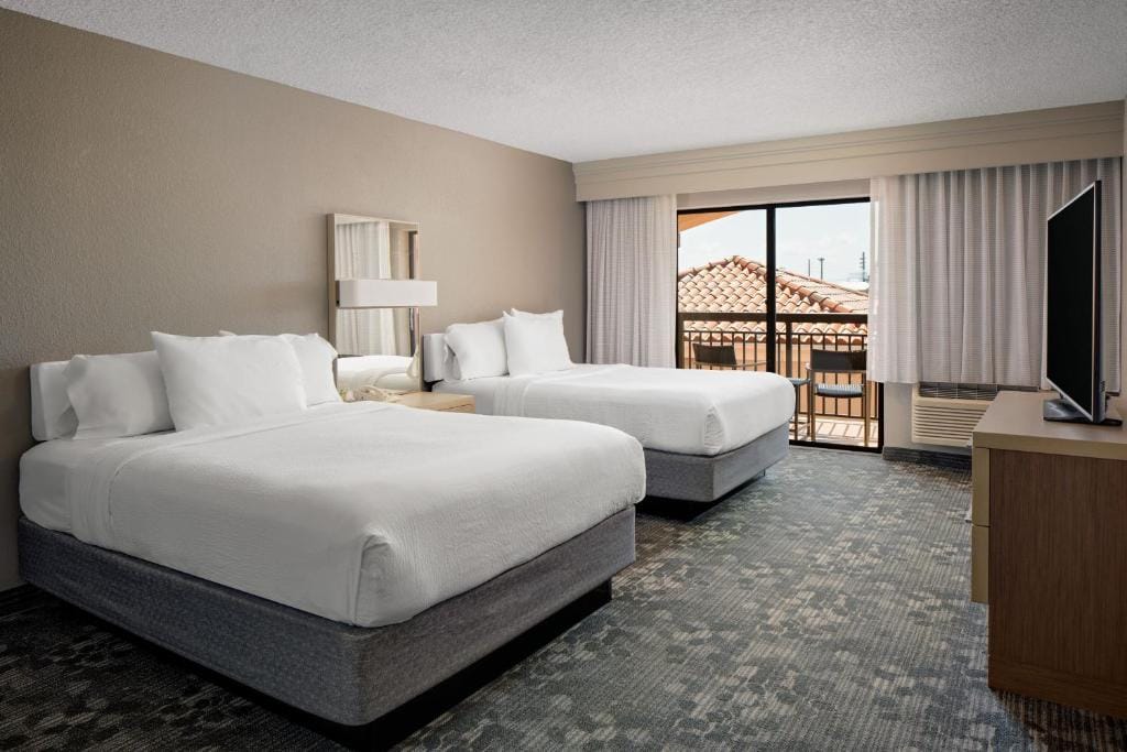 Courtyard by Marriott Key West Waterfront — 2