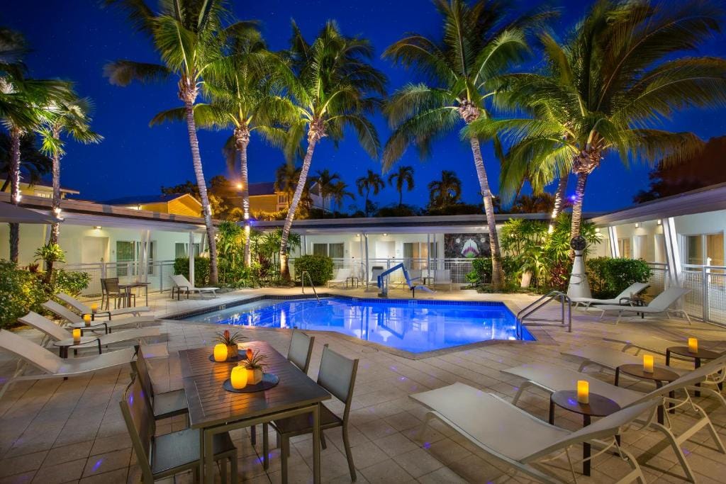 Orchid Key Inn - Adults Only — 3