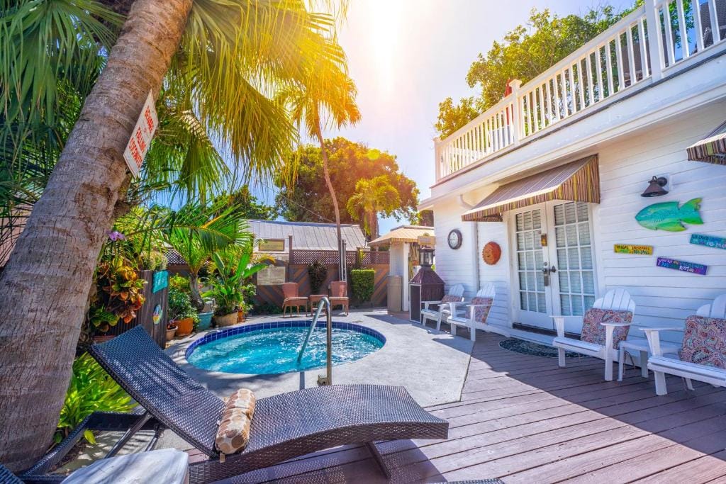 Seascape Tropical Inn — 1