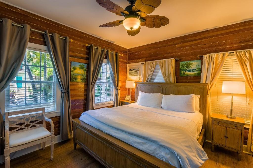 Seascape Tropical Inn — 2