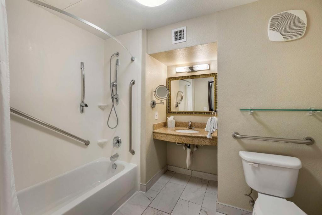Best Western Plus Henderson Hotel — 3