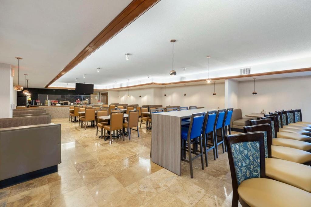 Best Western Plus Henderson Hotel — 5