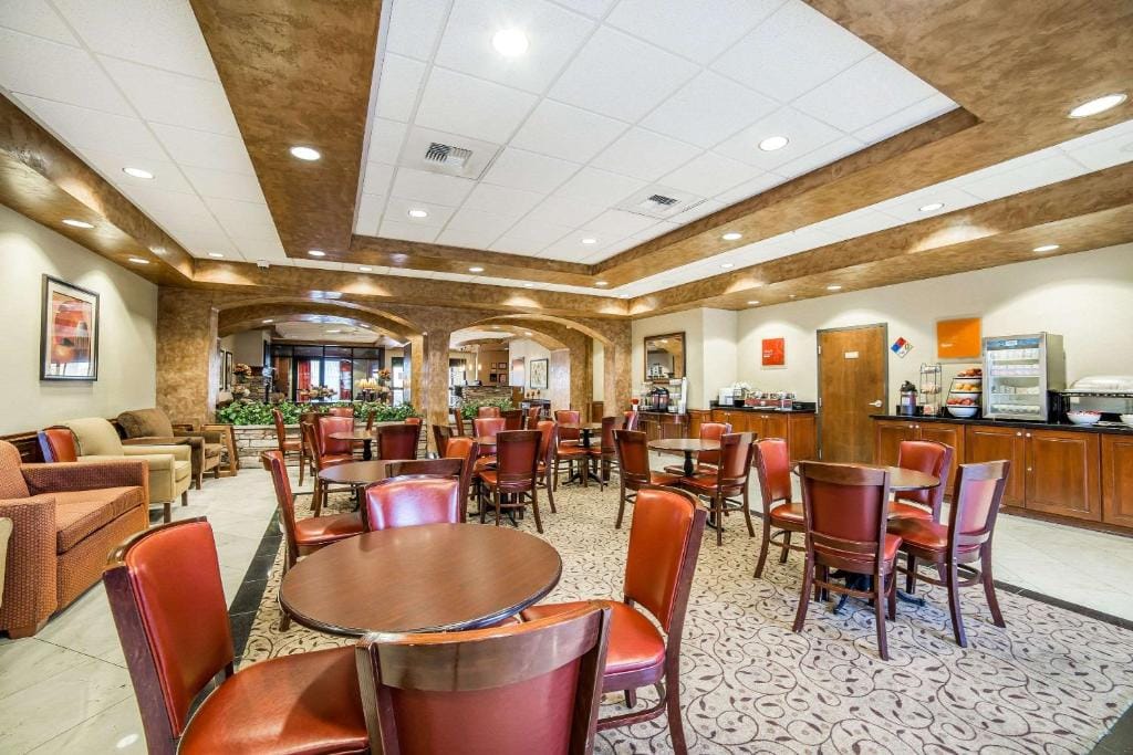 Comfort Inn & Suites Henderson - Las Vegas — 4