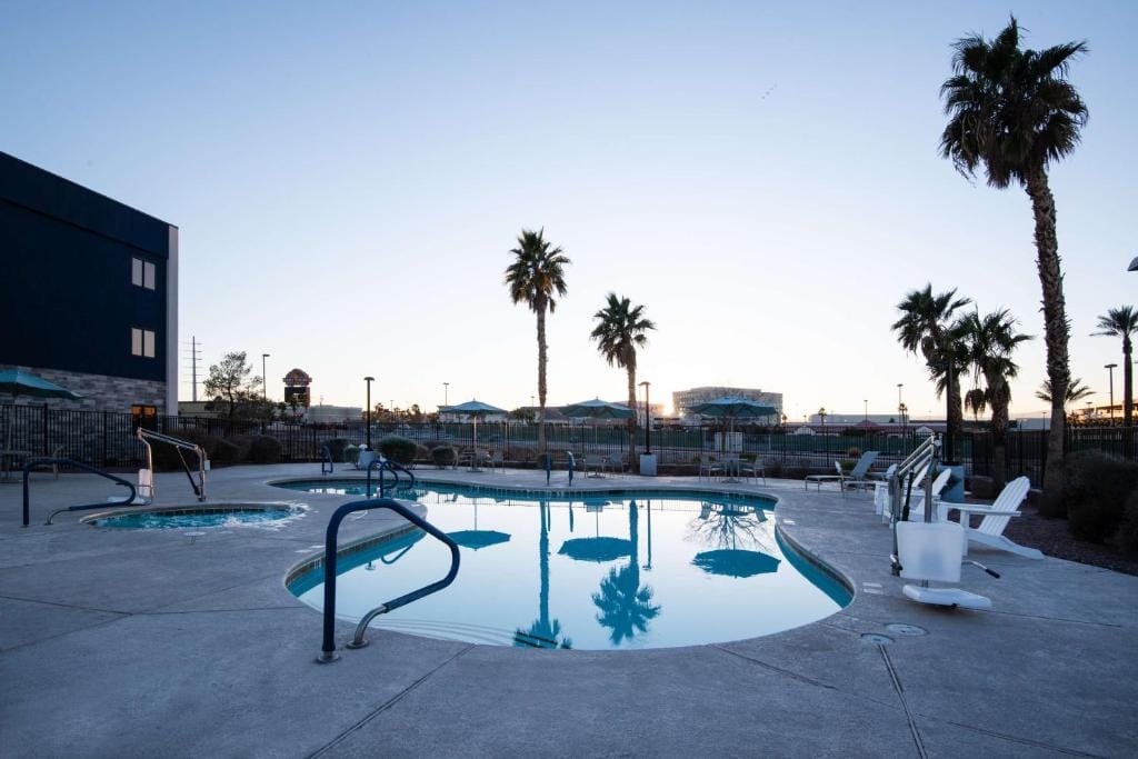Hampton Inn & Suites Las Vegas-Henderson — 4