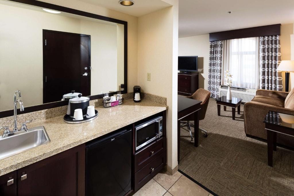 Hampton Inn & Suites Las Vegas South — 3