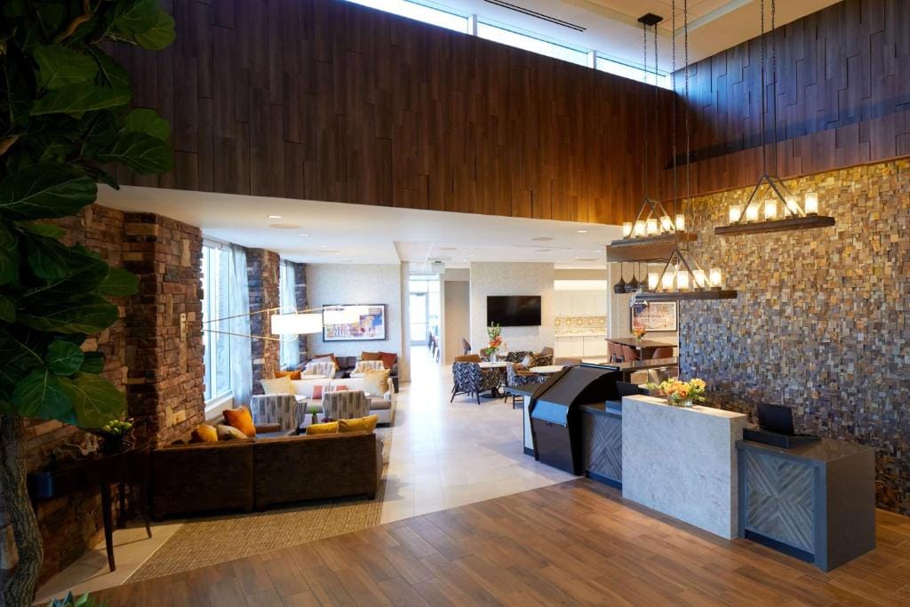 Hyatt Place Las Vegas at Silverton Village — 4