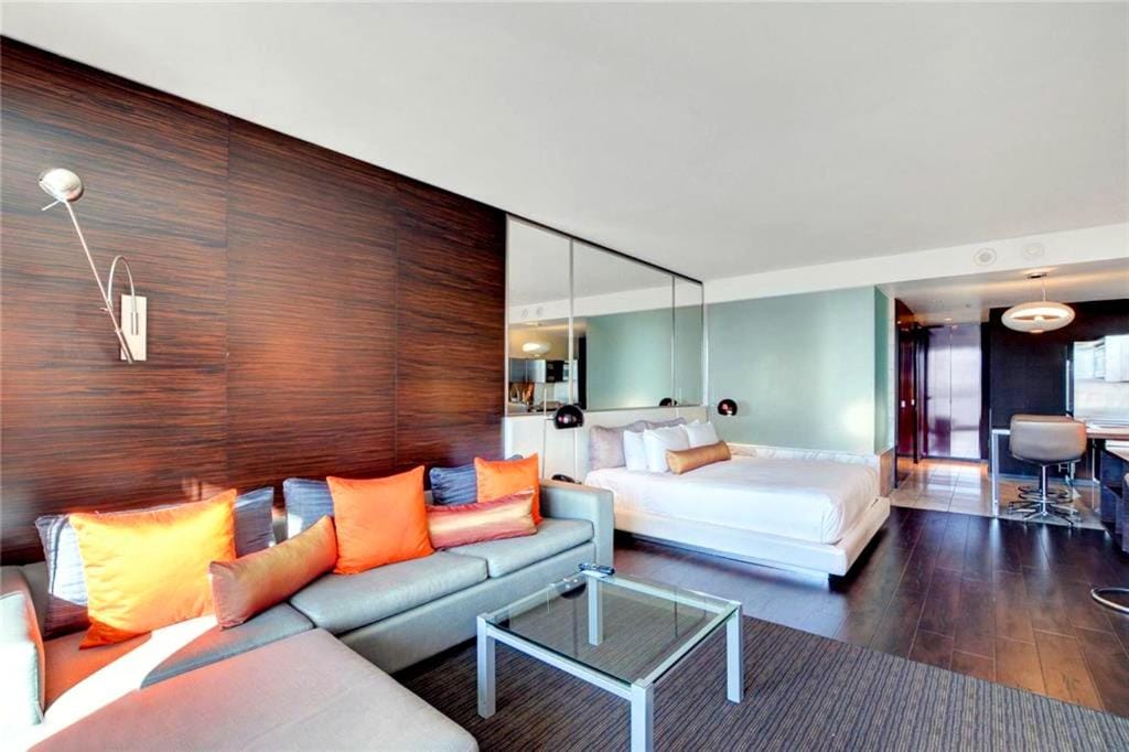 Luxury 53rd Flr Condo with Amazing Sunset View & Balcony NO ReFee at Palms Place — 2