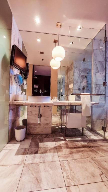 Luxury 53rd Flr Condo with Amazing Sunset View & Balcony NO ReFee at Palms Place — 3