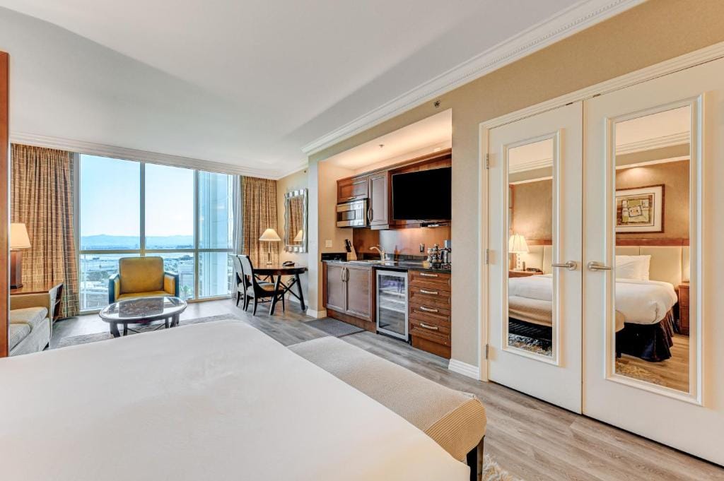 Luxury Studio MGM Signature Best Location Lazy River No Resort Fee — 2