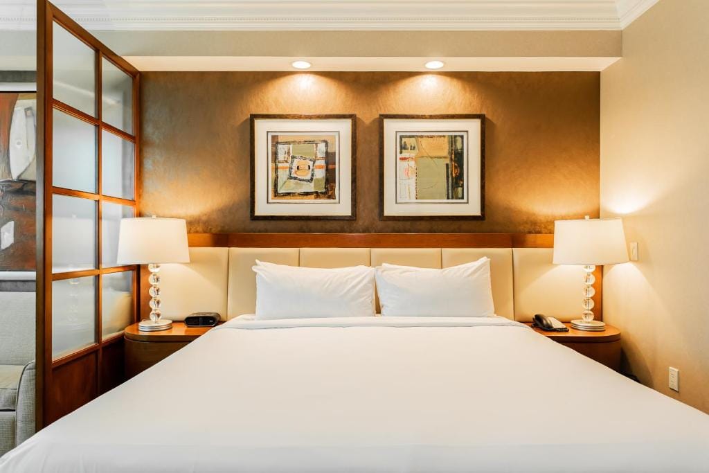 MGM Signature, Centrally Located, Strip Views NO RESORT FEE — 2