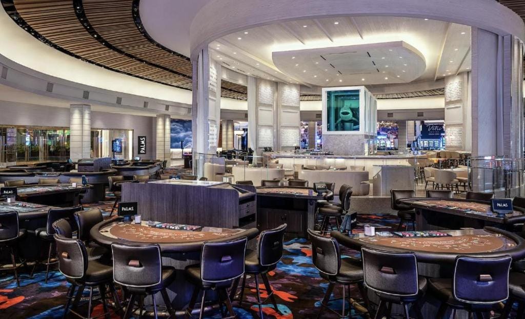 Palms Place Hotel StripView with Open Balcony -23 — 5